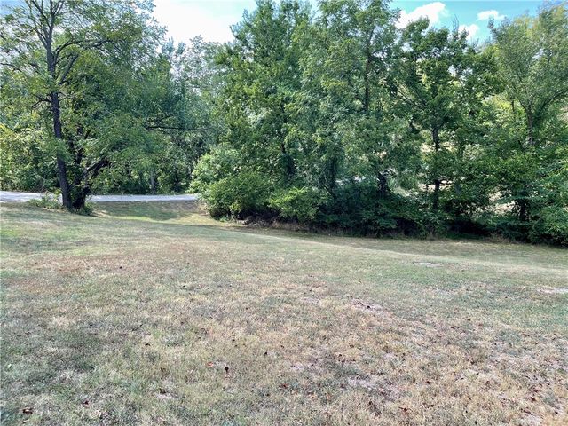 601 Parrott Drive, Huntsville, AR 72740