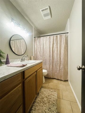 821 Arnold Avenue, Moore, OK 73160