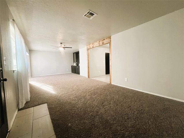 821 Arnold Avenue, Moore, OK 73160