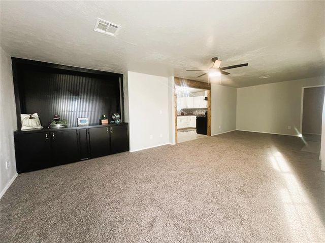 821 Arnold Avenue, Moore, OK 73160