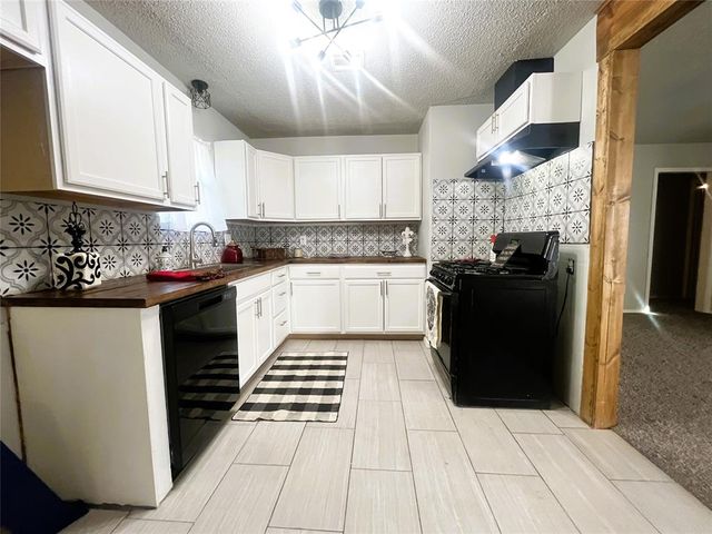 821 Arnold Avenue, Moore, OK 73160