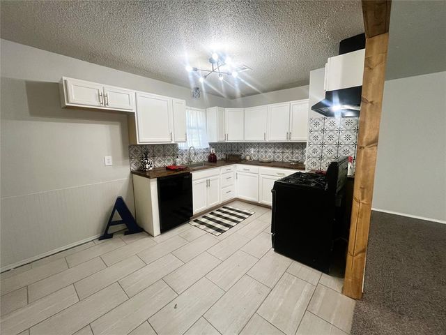 821 Arnold Avenue, Moore, OK 73160