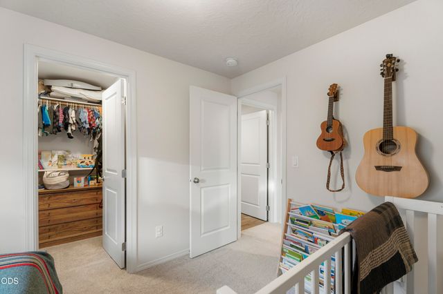 3822 SW Pumice Avenue, Redmond, OR 97756