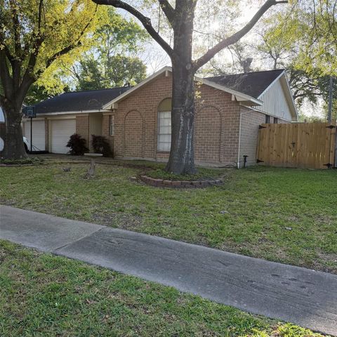 3223 Cedarmont Drive, La Porte, TX 77571