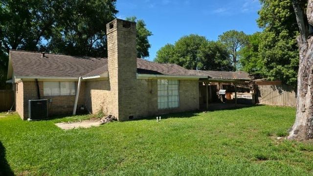3223 Cedarmont Drive, La Porte, TX 77571