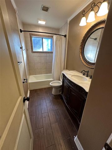 3223 Cedarmont Drive, La Porte, TX 77571