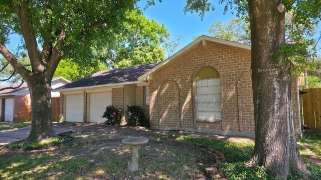 3223 Cedarmont Drive, La Porte, TX 77571