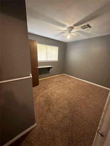 3223 Cedarmont Drive, La Porte, TX 77571