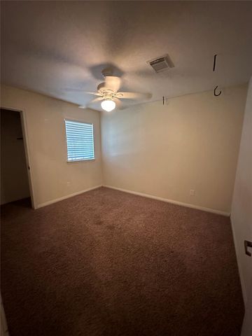 3223 Cedarmont Drive, La Porte, TX 77571