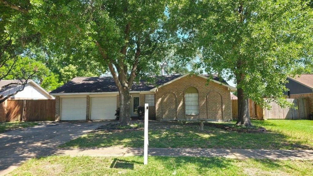 3223 Cedarmont Drive, La Porte, TX 77571