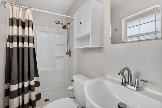 705 MIKE AVENUE, Fruitland Park, FL 34731