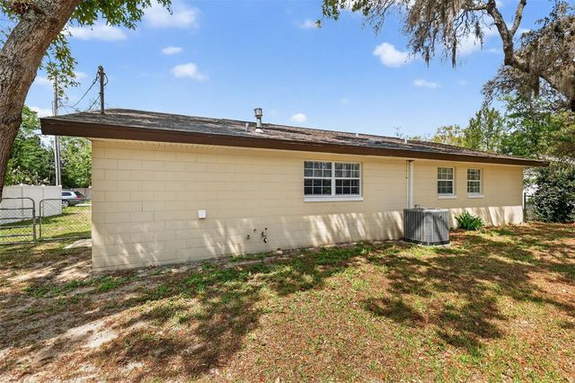 705 MIKE AVENUE, Fruitland Park, FL 34731