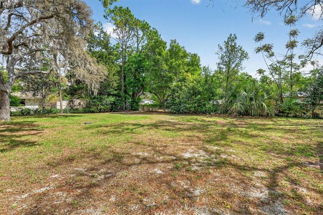 705 MIKE AVENUE, Fruitland Park, FL 34731