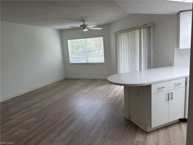 481 Quail Forest BLVD B207, Naples, FL 34105