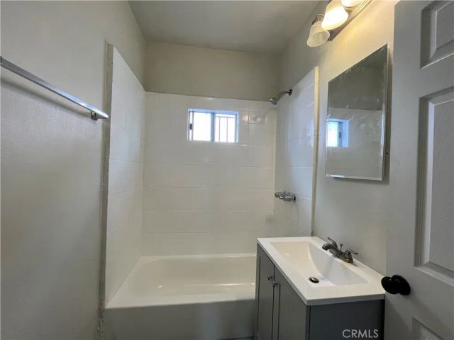 611 W 57th, Los Angeles, CA 90037