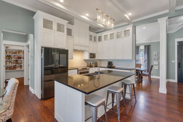 300 W Bell Street, Everman, TX 76140