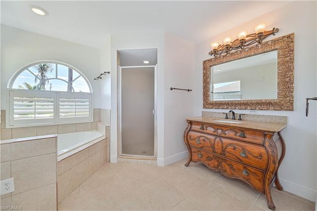 2236 SW 14th PL, Cape Coral, FL 33991