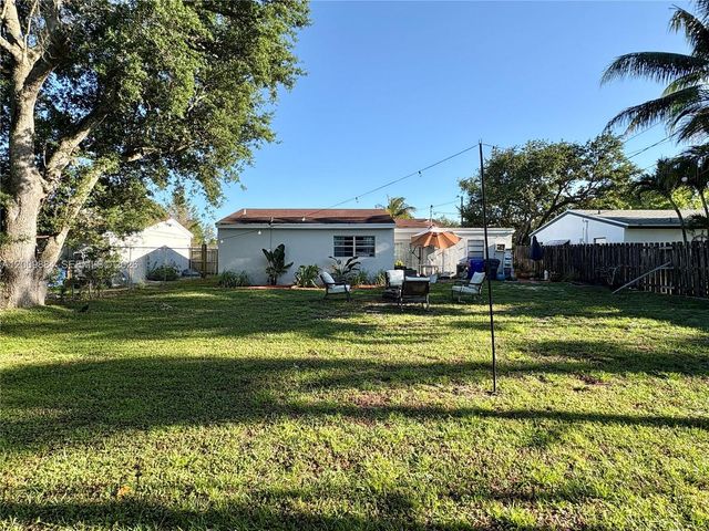 6861 Freedom St, Hollywood, FL 33024