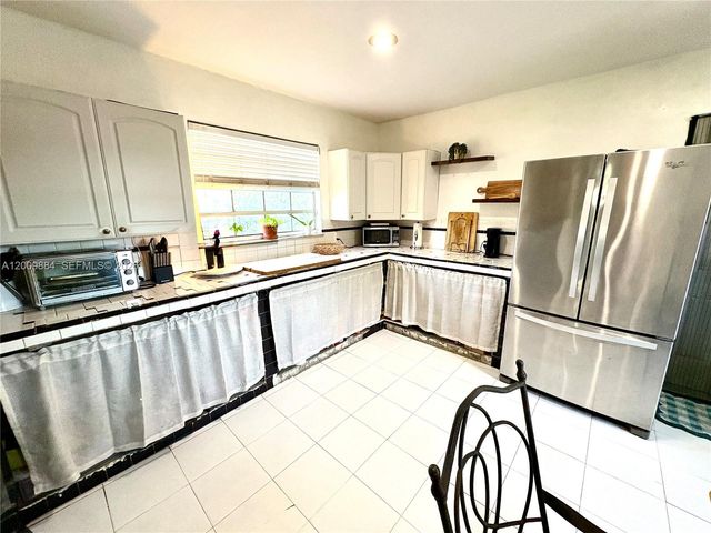 6861 Freedom St, Hollywood, FL 33024