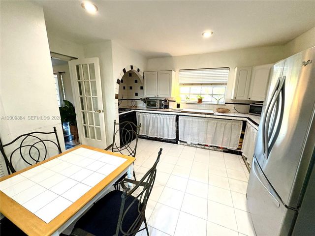 6861 Freedom St, Hollywood, FL 33024