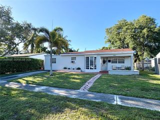 6861 Freedom St, Hollywood, FL 33024