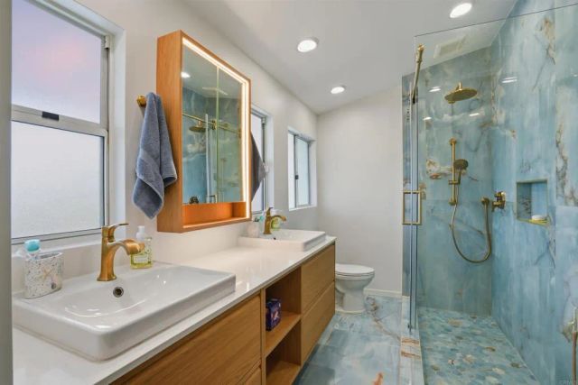 5628 Linda Rosa, La Jolla, CA 92037