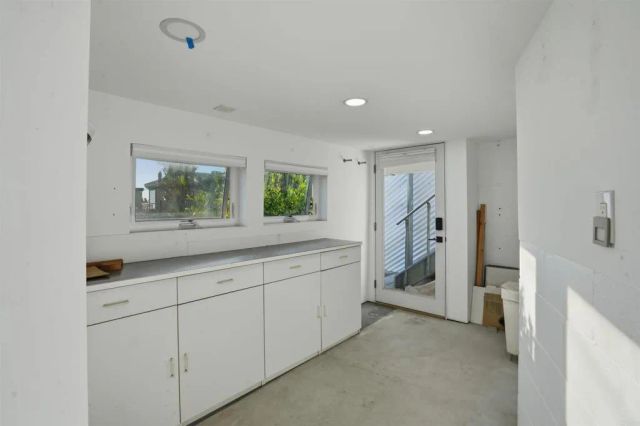 5628 Linda Rosa, La Jolla, CA 92037