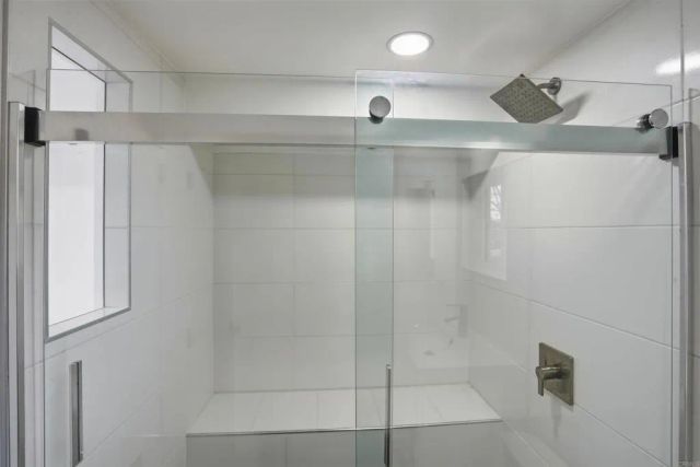 5628 Linda Rosa, La Jolla, CA 92037