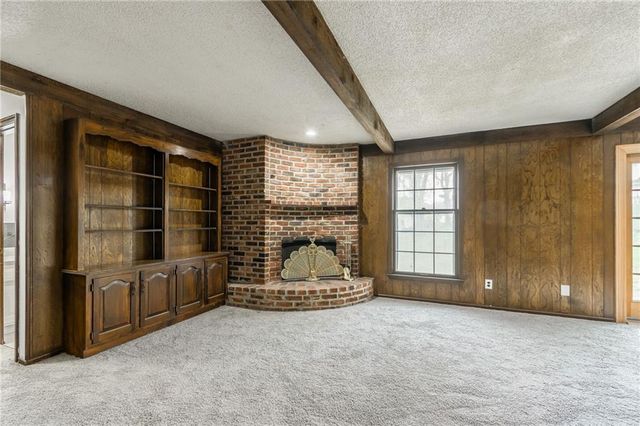 6701 E 127 Street, Grandview, MO 64030