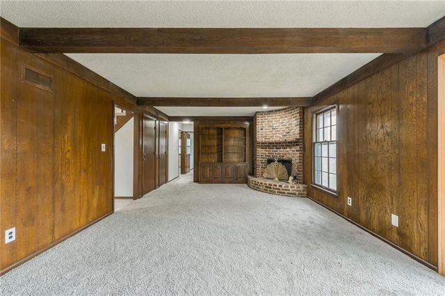 6701 E 127 Street, Grandview, MO 64030