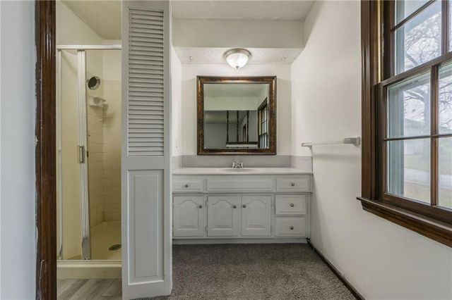 6701 E 127 Street, Grandview, MO 64030