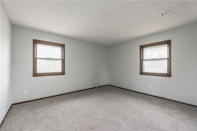 6701 E 127 Street, Grandview, MO 64030