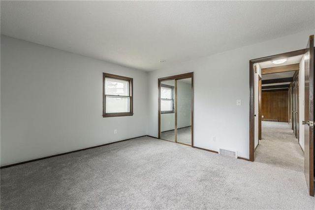 6701 E 127 Street, Grandview, MO 64030