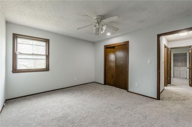 6701 E 127 Street, Grandview, MO 64030