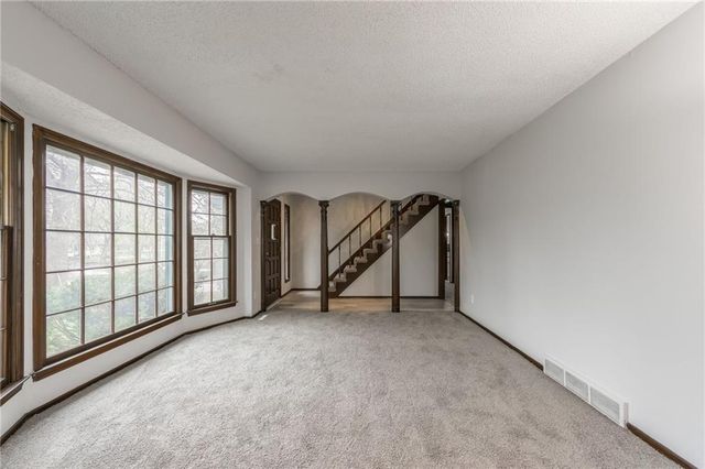 6701 E 127 Street, Grandview, MO 64030