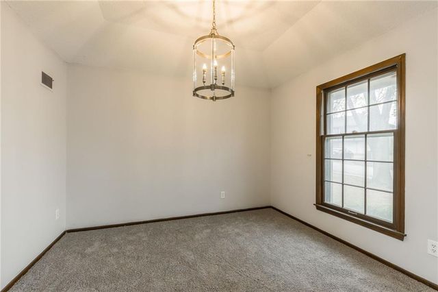 6701 E 127 Street, Grandview, MO 64030