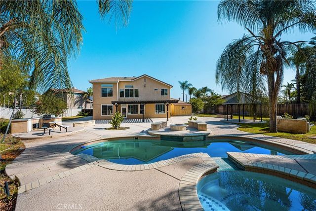 1536 Chestnut, Corona, CA 92881