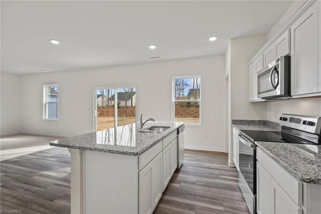 918 Riverbank Drive, Kernersville, NC 27284