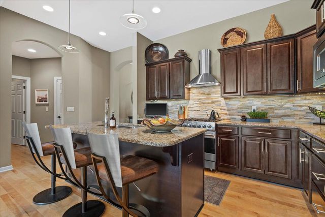 1750 Bess COURT, Oconomowoc, WI 53066