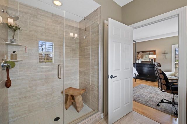 1750 Bess COURT, Oconomowoc, WI 53066