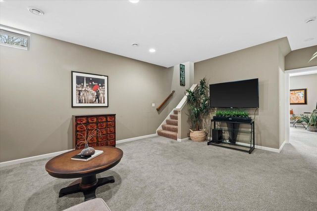 1750 Bess COURT, Oconomowoc, WI 53066