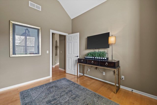 1750 Bess COURT, Oconomowoc, WI 53066