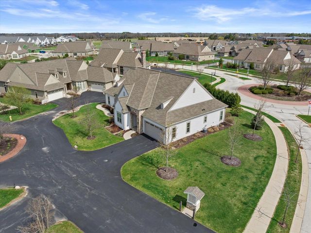 1750 Bess COURT, Oconomowoc, WI 53066