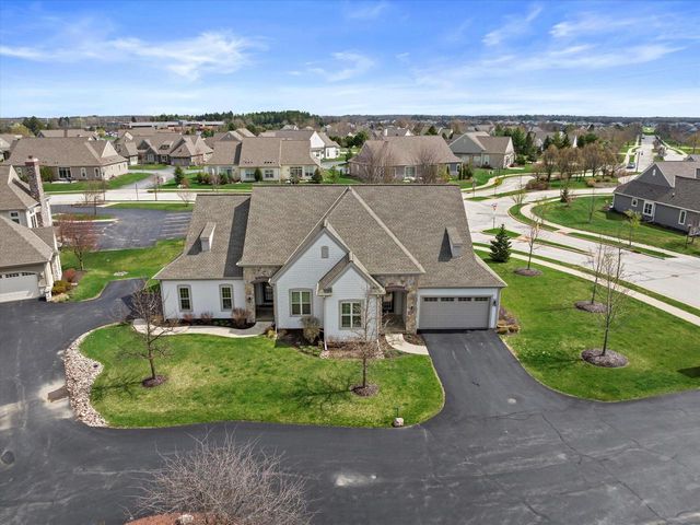 1750 Bess COURT, Oconomowoc, WI 53066