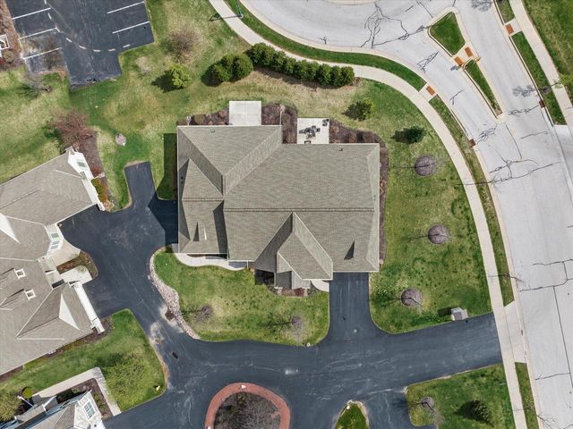 1750 Bess COURT, Oconomowoc, WI 53066