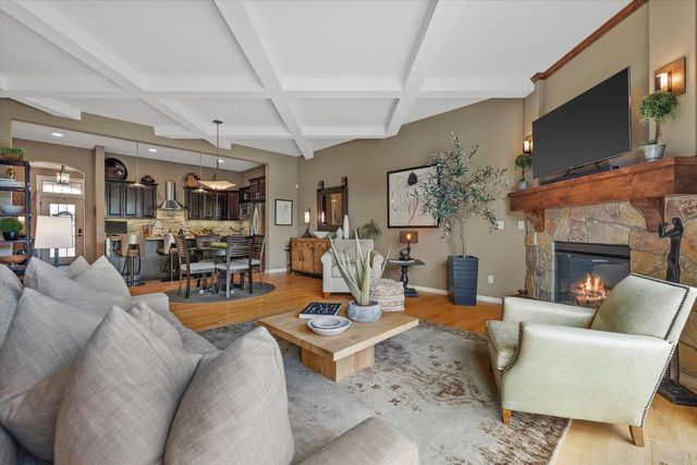 1750 Bess COURT, Oconomowoc, WI 53066