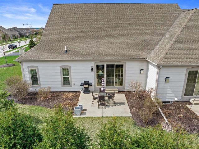 1750 Bess COURT, Oconomowoc, WI 53066