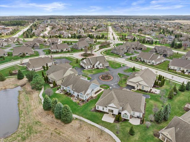 1750 Bess COURT, Oconomowoc, WI 53066