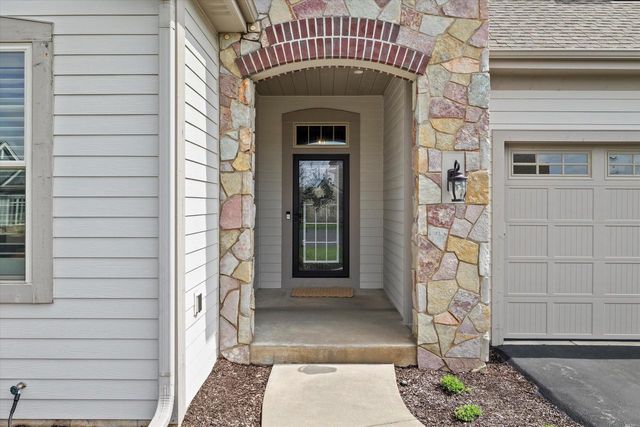 1750 Bess COURT, Oconomowoc, WI 53066