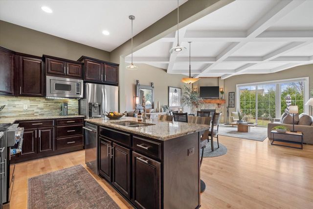 1750 Bess COURT, Oconomowoc, WI 53066
